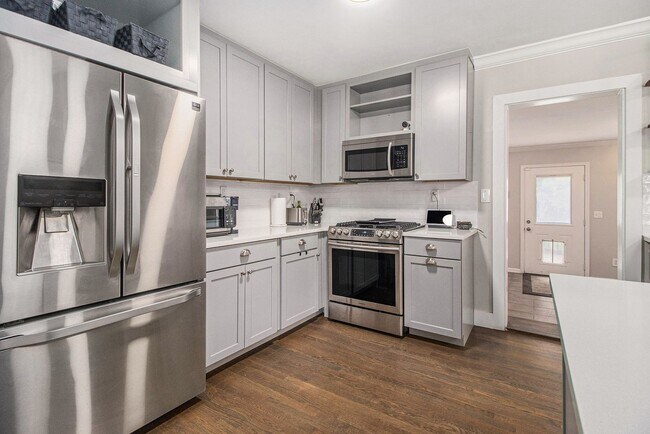 Building Photo - Fully Renovated Smart Home | EV Ready | Au...