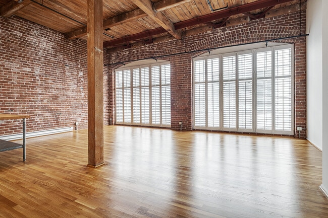 Building Photo - 355 Bryant St