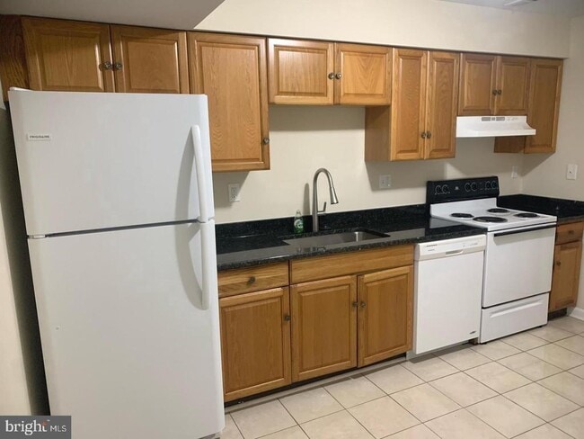 Building Photo - 424 Harford St