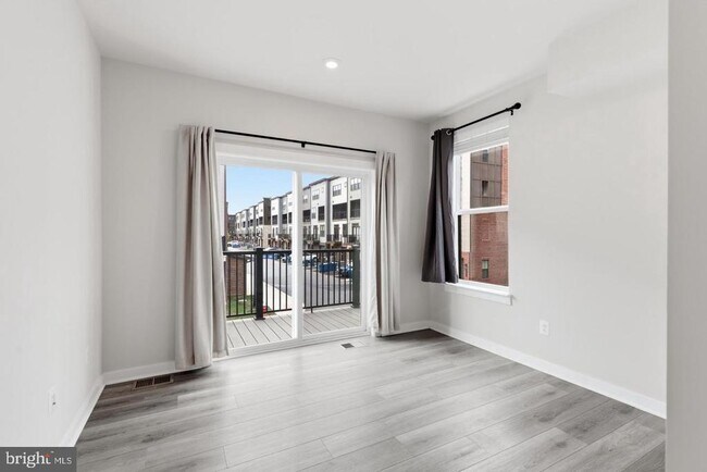 Building Photo - 43728 Transit Sq