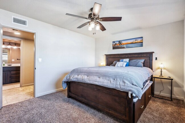 Building Photo - 2261 Sahara Dr