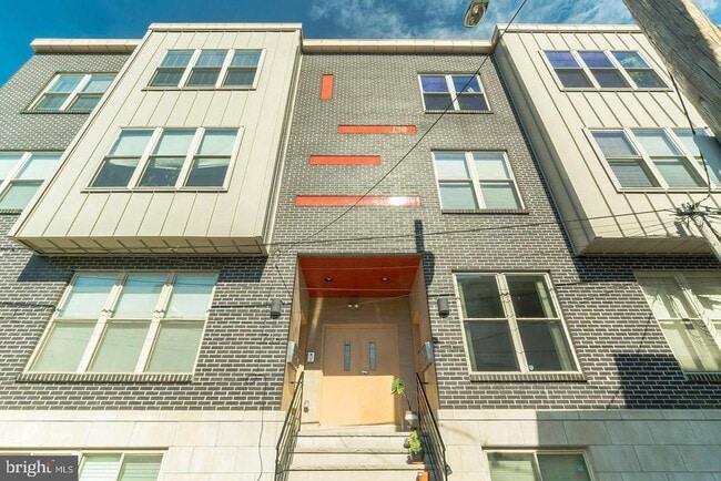 Building Photo - 714 N Chadwick St