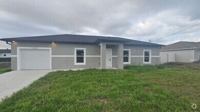 Building Photo - -ASK US ABOUT FREE RENT!!-Brand New Three ...