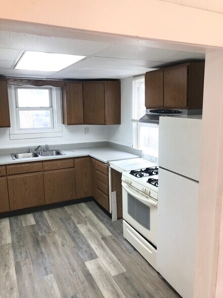 Primary Photo - 713 E Michigan St