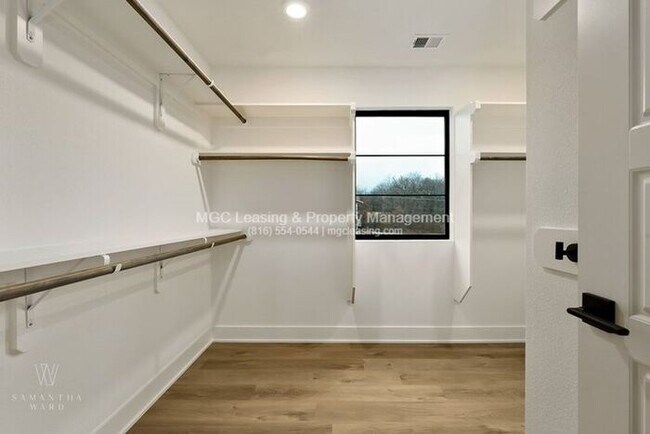 Building Photo - Highly sought after Ayden Place Duplexes with a 2-Car Garage in Kansas City!
