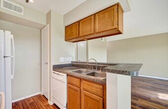 Building Photo - 18511 Egret Bay Blvd
