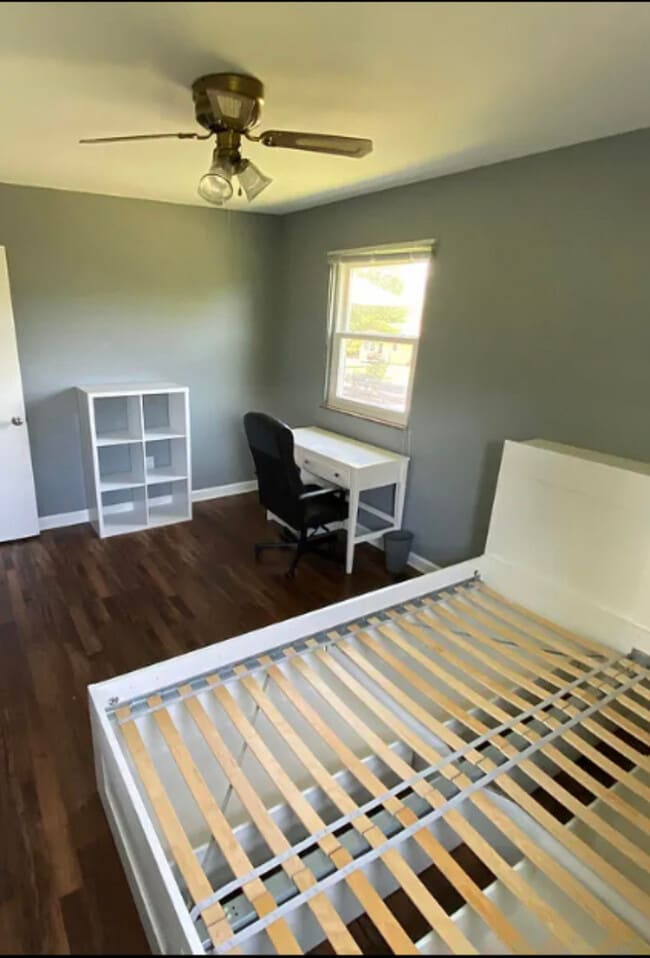 Building Photo - 512 Meadow St