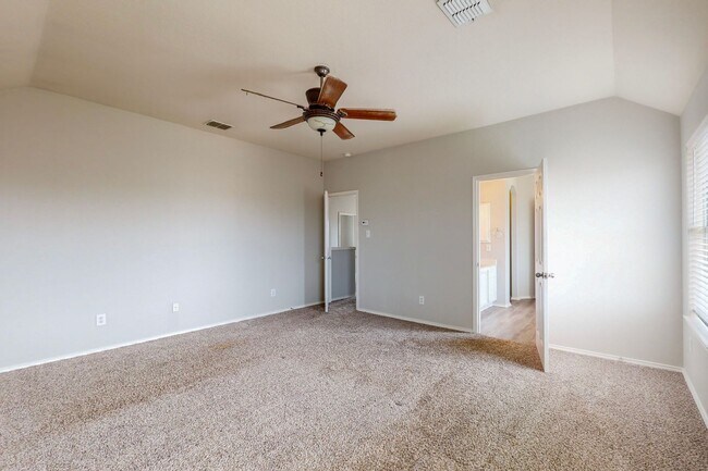 Building Photo - ***Pre-Marketing*** Great Home with Room T...