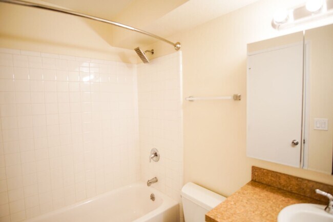 Building Photo - Sullivan's Gulch 1 Bed w/Hardwoods & Walk-...