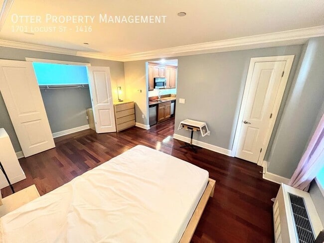 Building Photo - 1701 Locust St