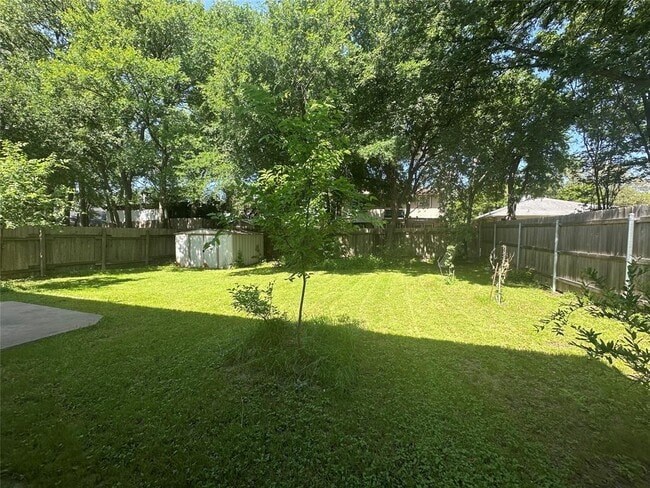 Building Photo - 9504 Sanford Dr