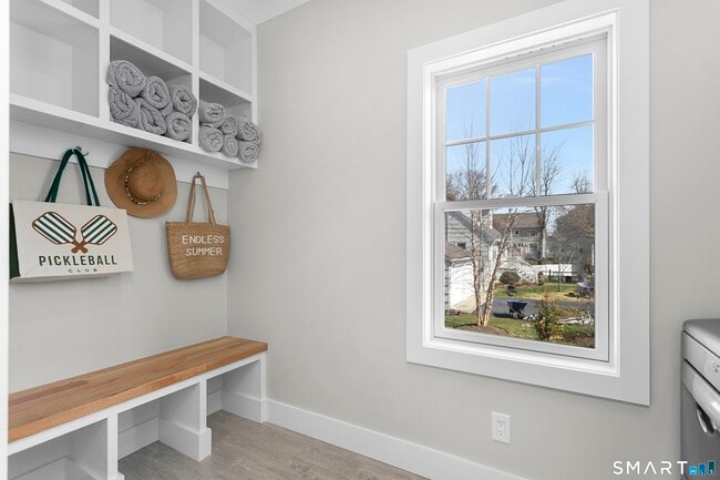 Building Photo - 12 Sandy Way