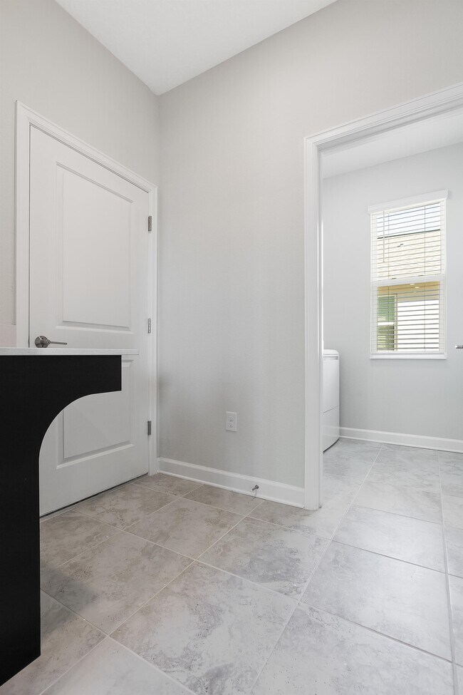 Building Photo - 4410 Seven Canyons Dr
