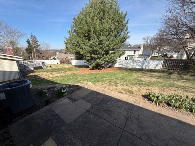 Building Photo - Spacious 5BR / 2BA in Manchester For Rent