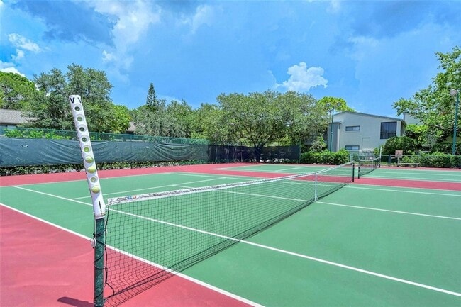 Building Photo - 1720 Glenhouse Dr