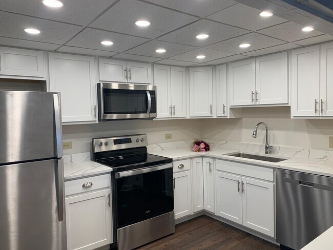 Primary Photo - 13200 W Heiden Cir