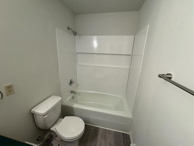 Building Photo - 207 Terrace Ave