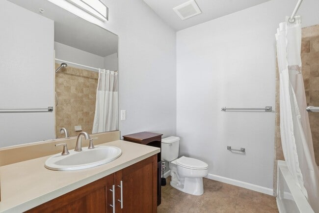 Building Photo - Availabe Now!