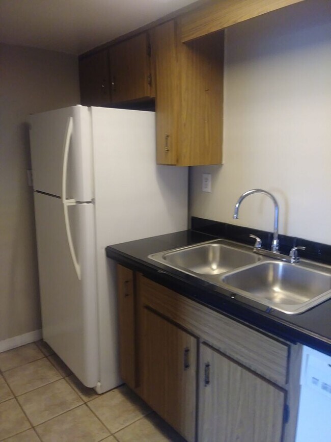 Building Photo - 1 BR/1 BA apartment in historic downtown Eustis with W/D Hookups