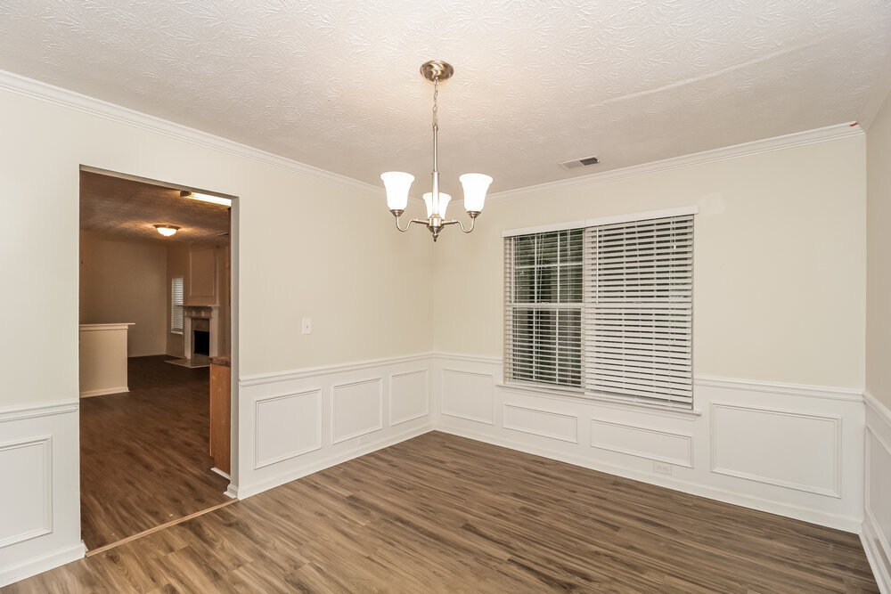 Building Photo - 3410 Sandlake Dr SW