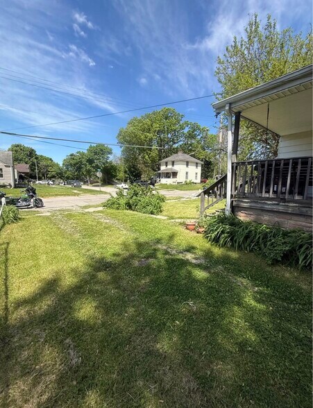 Building Photo - 1522 Cronk Ave