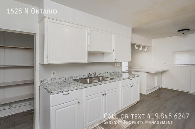 Building Photo - 1528 N Ontario-