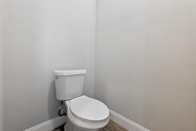 Building Photo - 717 Robin Ct