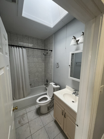 Building Photo - 510 Winston Ave