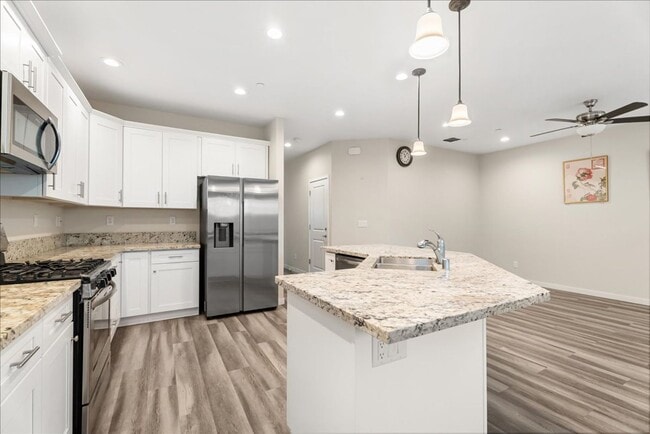 Building Photo - 6200 Fowler Ave