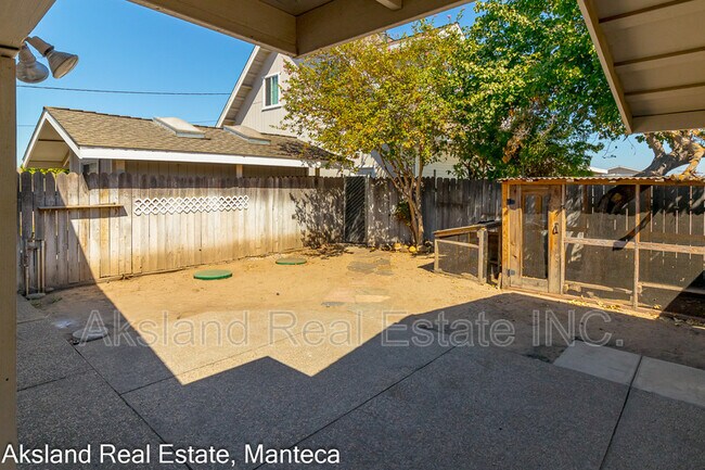 Building Photo - 3007 W Lathrop Rd