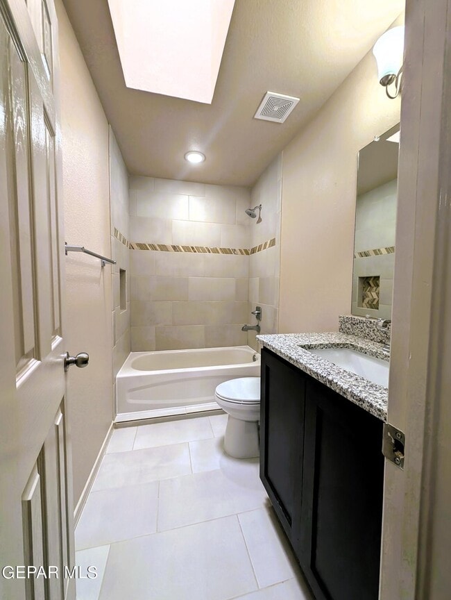 Building Photo - 616 Rafael Marmolejo St
