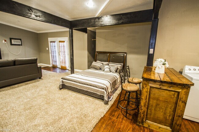 Building Photo - 1214 Florida St