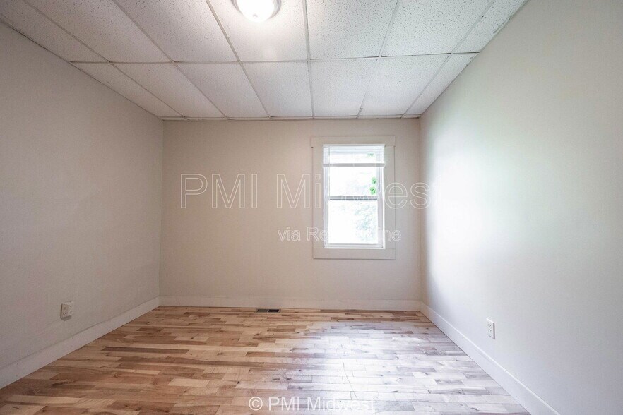 Building Photo - 632 S State St