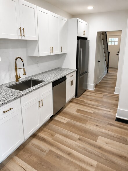 Kitchen - 17 Cherry St