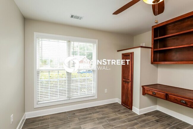 Building Photo - 4 Bedroom Pet-Friendly Home in Hoschton, GA with Main Street Renewal