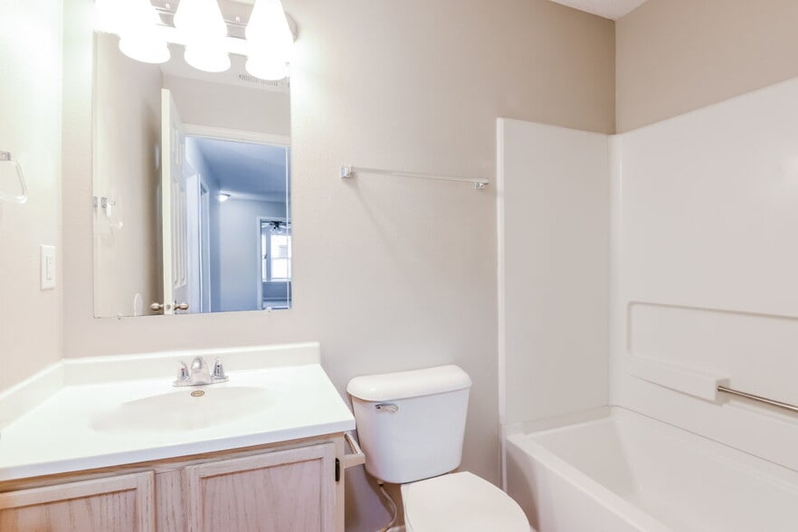 Building Photo - 35 Frostwood Ln