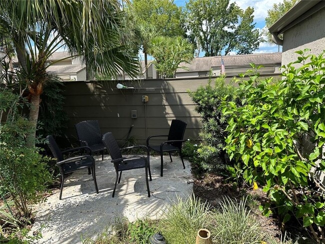 Building Photo - 1539 Pickwood Ave