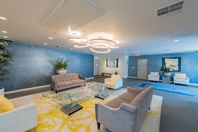 Building Photo - Element 436