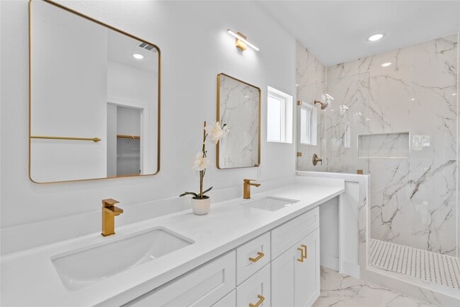 Building Photo - 6186 Eastland St