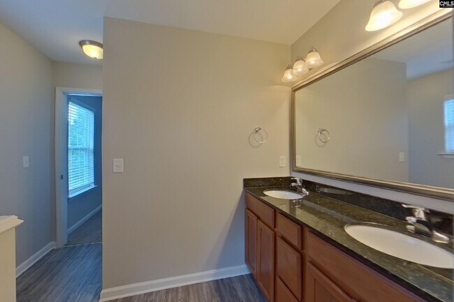 Building Photo - 304 Longfellows Ln