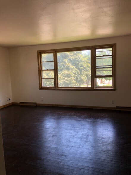 Building Photo - 7429 W Beckett Ave