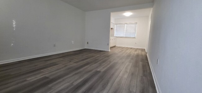 Building Photo - 631 NE 72nd Terrace