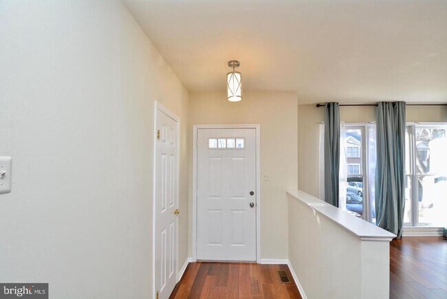 Building Photo - 7209 Burton Hill Ct