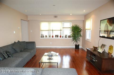 Building Photo - 39 School Rd W