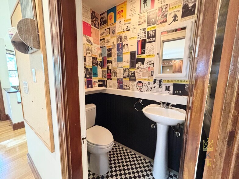 Building Photo - 33 Clearwater Rd