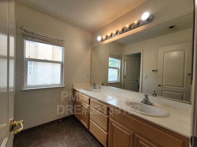 Building Photo - 4051 Sierra Ct