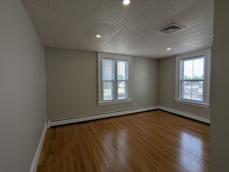 Building Photo - 684 Park Ave