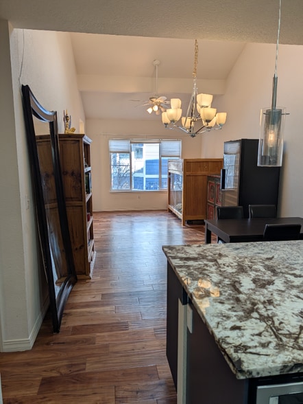 Building Photo - 1205 James Ct