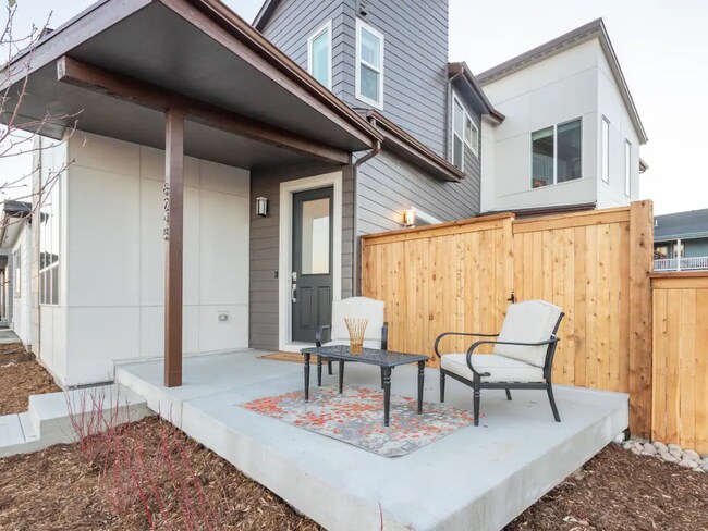 FRONT ENTRY - 6245 Hanover St