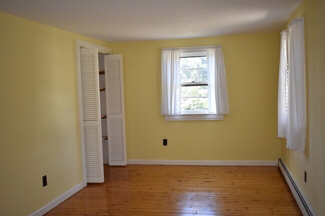 Building Photo - 33 Hartford Ave